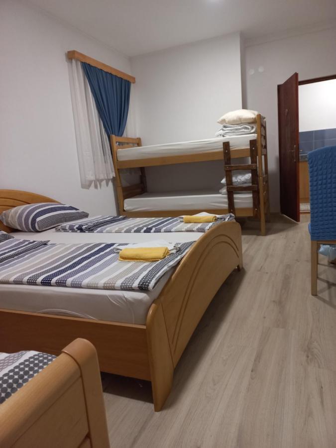 Apartments Emir ทูซลา ภายนอก รูปภาพ